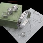 replica-van-cleef-arpels-perlee-1-set33e75ff09dd601bbe69f351039152189-595×595