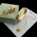 replica-van-cleef-arpels-perlee-1-set33e75ff09dd601bbe69f351039152189-595×595