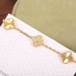 replica-van-cleef-arpels-vintage-alhambra-bracelet-5-motifs-yellow-gold-with-diamondsc74d97b01eae257e44aa9d5bade97baf-595×390