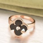 replica-van-cleef-vintage-alhambra-ring-in-pink-gold-with-onyxc0c7c76d30bd3dcaefc96f40275bdc0a