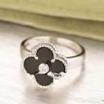 replica-van-cleef-vintage-alhambra-ring-in-white-gold-with-onyx6c8349cc7260ae62e3b1396831a8398f