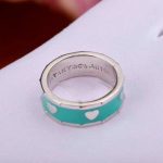 return-to-tiffany-narrow-silver-love-heart-ring-with-blue-enamel-price-singapore-for-lady-grp10371aab3238922bcc25a6f606eb525ffdc56-595×595