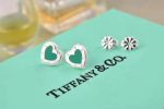 return-to-tiffany-replica-love-heart-earrings-with-blue-enamel-price-in-singapore-girls-60994862642e92efb79421734881b53e1e1b18b6-595×397