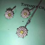 tiffany-co-schlumberger-daisy-drop-earrings-yellow-and-white-diamonds-usa-sale-30828364c74d97b01eae257e44aa9d5bade97baf-595×595