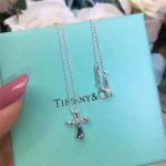 tiffany-elsa-peretti-cross-pendant-necklace-girl-fine-jewelry-usa-online-shopping-33279175a5771bce93e200c36f7cd9dfd0e5deaa-595×595