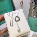 tiffany-elsa-peretti-lariat-open-heart-pendant-with-the-pearl-necklace-fashion-party-jewelry-women-34507562-grp0965367c6a1e7ce56d3d6fa748ab6d9af3fd7-595×595