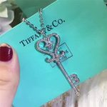 tiffany-keys-heart-shaped-key-paved-crystals-pendant-necklace-on-sale-women-birthday-giftc0c7c76d30bd3dcaefc96f40275bdc0a-595×595