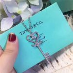 tiffany-keys-heart-shaped-key-paved-crystals-pendant-necklace-on-sale-women-birthday-giftc0c7c76d30bd3dcaefc96f40275bdc0a-595×595