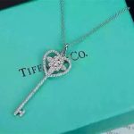 tiffany-keys-ornate-heart-key-pendant-necklace-sterling-silver-wholesale-womens-day182be0c5cdcd5072bb1864cdee4d3d6e-595×595