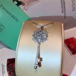 tiffany-keys-tiffany-victoria-key-pendant-necklace-pear-shaped-diamonds-d-c-sale-grp09208e4da3b7fbbce2345d7772b0674a318d5-595×595