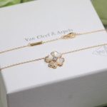 top-sale-van-cleef-arpels-cosmos-clip-pendant-rose-gold-with-diamond-white-red-black-green-low-price6f4922f45568161a8cdf4ad2299f6d23-595×595