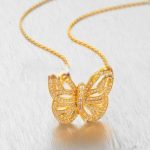 van-cleef-arpels-butterfly-hollowing-carving-pendant-yellow-gold-with-pave-diamondd645920e395fedad7bbbed0eca3fe2e0