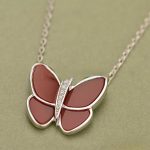 van-cleef-arpels-flying-butterfly-pendant-necklace-white-gold-with-red-onyx-diamondse4da3b7fbbce2345d7772b0674a318d5 (1)