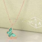 van-cleef-arpels-lucky-alhambra-butterfly-necklace-pink-gold-with-malachite-mother-of-pearl98f13708210194c475687be6106a3b84 (1)