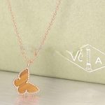 van-cleef-arpels-lucky-alhambra-butterfly-necklace-pink-gold-with-tigers-eye-mother-of-pearl70efdf2ec9b086079795c442636b55fb (1)