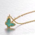 van-cleef-arpels-lucky-alhambra-butterfly-necklace-yellow-gold-with-malachite-mother-of-pearl4e732ced3463d06de0ca9a15b6153677 (1)