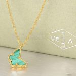 van-cleef-arpels-lucky-alhambra-butterfly-necklace-yellow-gold-with-malachite-mother-of-pearl4e732ced3463d06de0ca9a15b6153677 (1)