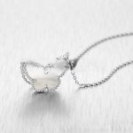 van-cleef-arpels-lucky-alhambra-butterfly-pendant-white-gold-with-white-mother-of-pearl6512bd43d9caa6e02c990b0a82652dca