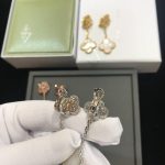 van-cleef-arpels-magic-alhambra-earrings-2-motifs-mother-of-pearl-with-diamondsb6d767d2f8ed5d21a44b0e5886680cb9