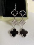 van-cleef-arpels-magic-alhambra-earrings-3-motifs-with-diamonds98f13708210194c475687be6106a3b84