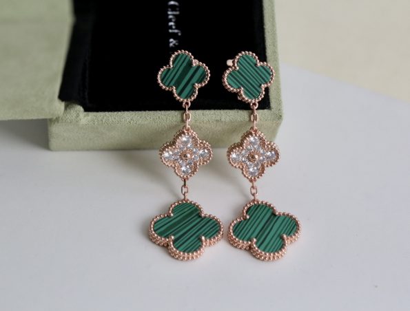 van-cleef-arpels-magic-alhambra-earrings-3-motifs-with-diamondsd67d8ab4f4c10bf22aa353e27879133c