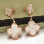 van-cleef-arpels-magic-alhambra-earrings-pink-gold-with-white-mother-of-pearla5771bce93e200c36f7cd9dfd0e5deaa