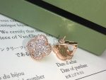 van-cleef-arpels-magic-alhambra-earrings-with-pave-diamond-3-colors37693cfc748049e45d87b8c7d8b9aacd