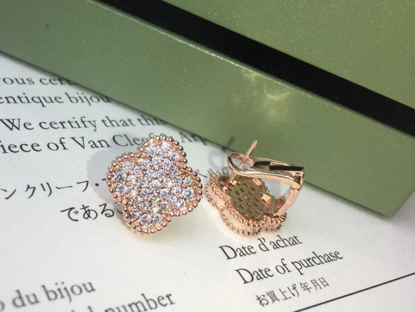 van-cleef-arpels-magic-alhambra-earrings-with-pave-diamond-3-colors34173cb38f07f89ddbebc2ac9128303f