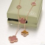 van-cleef-arpels-magic-alhambra-necklace-pink-gold-6-motifs-with-tigers-eye-onyx-mother-of-pearl9bf31c7ff062936a96d3c8bd1f8f2ff3 (1)