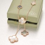 van-cleef-arpels-magic-alhambra-necklace-pink-gold-6-motifs-with-white-gray-mother-of-pearld3d9446802a44259755d38e6d163e820 (1)