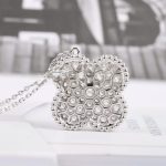 van-cleef-arpels-magic-alhambra-pendant-white-gold-with-pave-diamondsa1d0c6e83f027327d8461063f4ac58a6