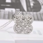 van-cleef-arpels-magic-alhambra-pendant-white-gold-with-pave-diamondsa1d0c6e83f027327d8461063f4ac58a6