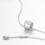 van-cleef-arpels-perlee-clover-pendant-necklace-white-gold-with-diamondseccbc87e4b5ce2fe28308fd9f2a7baf3 (1)