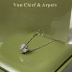 van-cleef-arpels-perlee-pearls-necklace-3-rows-yellow-gold-rose-gold-white-goldc9f0f895fb98ab9159f51fd0297e236d-595×595