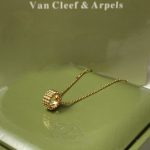 van-cleef-arpels-perlee-pearls-necklace-3-rows-yellow-gold-rose-gold-white-goldc9f0f895fb98ab9159f51fd0297e236d-595×595