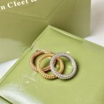 van-cleef-arpels-perlee-pearls-ring-3-rows-yellow-gold-rose-gold-white-gold6364d3f0f495b6ab9dcf8d3b5c6e0b01-595×595