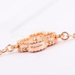 van-cleef-arpels-sweet-alhambra-bracelet-6-motifs-rose-goldc0c7c76d30bd3dcaefc96f40275bdc0a (1)