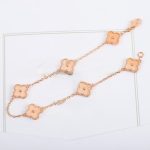 van-cleef-arpels-sweet-alhambra-bracelet-6-motifs-rose-goldc0c7c76d30bd3dcaefc96f40275bdc0a (1)