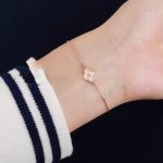 van-cleef-arpels-sweet-alhambra-bracelet-rose-gold8f14e45fceea167a5a36dedd4bea2543