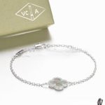 van-cleef-arpels-sweet-alhambra-bracelet-white-gold-with-gray-mother-of-pearl1ff1de774005f8da13f42943881c655f (1)