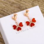 van-cleef-arpels-sweet-alhambra-effeuillage-earringsc0c7c76d30bd3dcaefc96f40275bdc0a