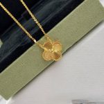 van-cleef-arpels-sweet-vintage-alhambra-pendant-guilloche-yellow-gold-rose-gold-white-goldb6d767d2f8ed5d21a44b0e5886680cb9