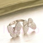 van-cleef-arpels-two-butterfly-between-the-finger-ring-white-gold-diamonds1679091c5a880faf6fb5e6087eb1b2dc