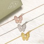 van-cleef-arpels-two-butterfly-necklace-white-gold-stone-combination-with-pave-diamonds1c383cd30b7c298ab50293adfecb7b18 (1)