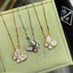 van-cleef-arpels-two-butterfly-pendant-mother-of-pearl-with-diamond-yellow-gold-white-gold-rose-gold17e62166fc8586dfa4d1bc0e1742c08b