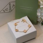 van-cleef-arpels-vintage-alhambra-bracelet-5-motifs-guilloche-yellow-gold-rose-gold-white-golda87ff679a2f3e71d9181a67b7542122c-595×595