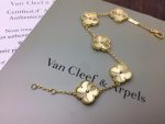 van-cleef-arpels-vintage-alhambra-bracelet-5-motifs-guilloche-yellow-golda5771bce93e200c36f7cd9dfd0e5deaa