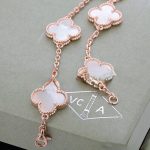 van-cleef-arpels-vintage-alhambra-bracelet-5-motifs-pink-gold-with-white-mother-of-pearl45c48cce2e2d7fbdea1afc51c7c6ad26