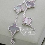 van-cleef-arpels-vintage-alhambra-bracelet-5-motifs-white-gold-with-gray-mother-of-pearl3c59dc048e8850243be8079a5c74d079