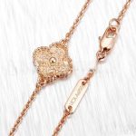 van-cleef-arpels-vintage-alhambra-bracelet-pink-golda1d0c6e83f027327d8461063f4ac58a6